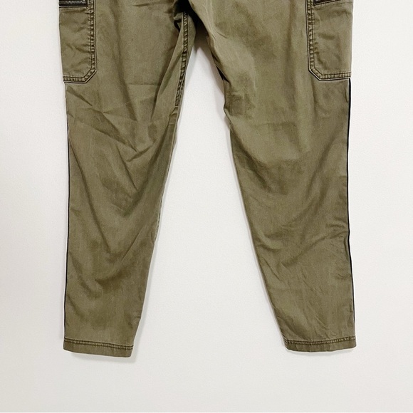 BOGO! Athleta Summit Utility Cargo Pants Olive Green High Rise Striped 4 - Picture 8 of 11